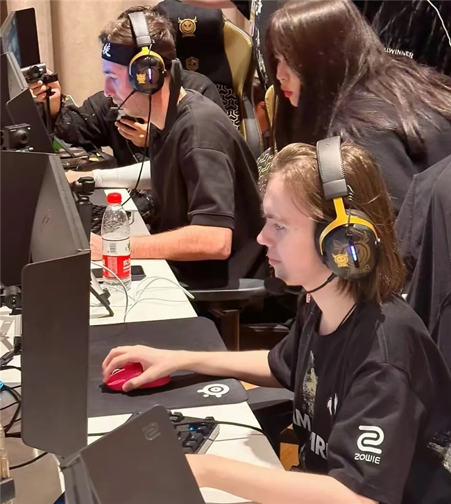 南京Hero久竞锁定2025KPL夏季赛常规赛第三轮A组