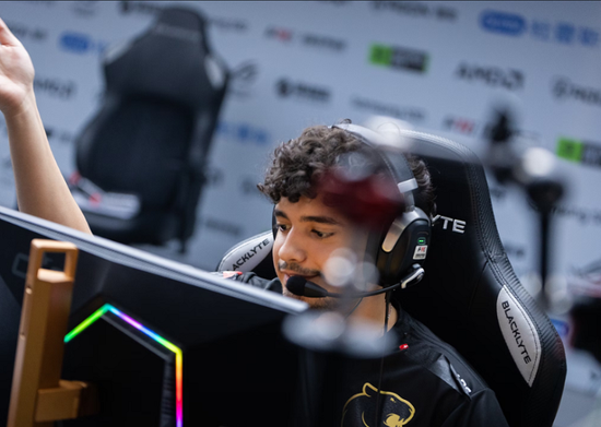 扑克中如何避免情绪决策（打扑克时如何杜绝情绪化决策）